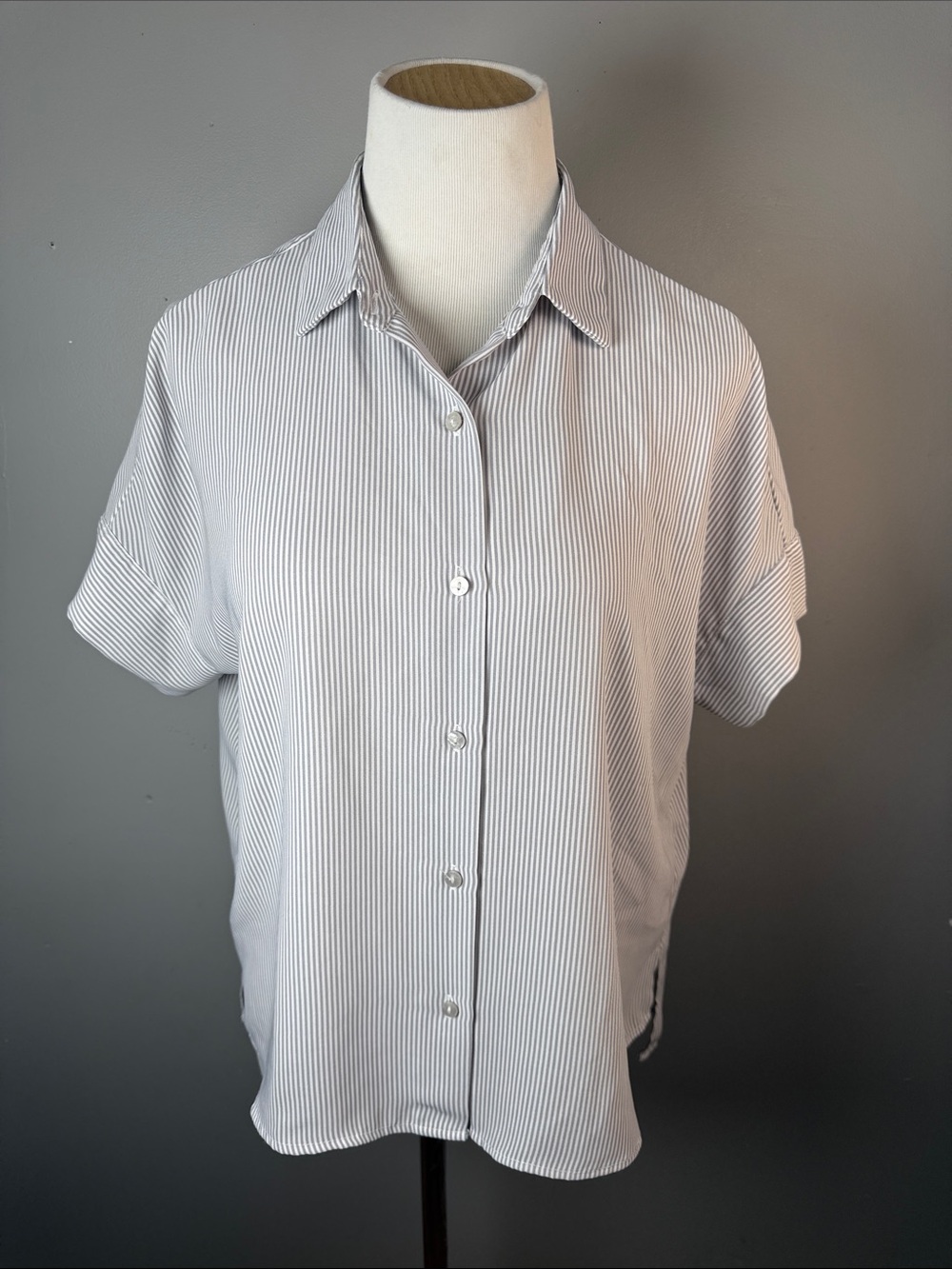 Rachel Zoe Women's Short-Sleeve Button-Down Shirt in White with grey Pinstripes